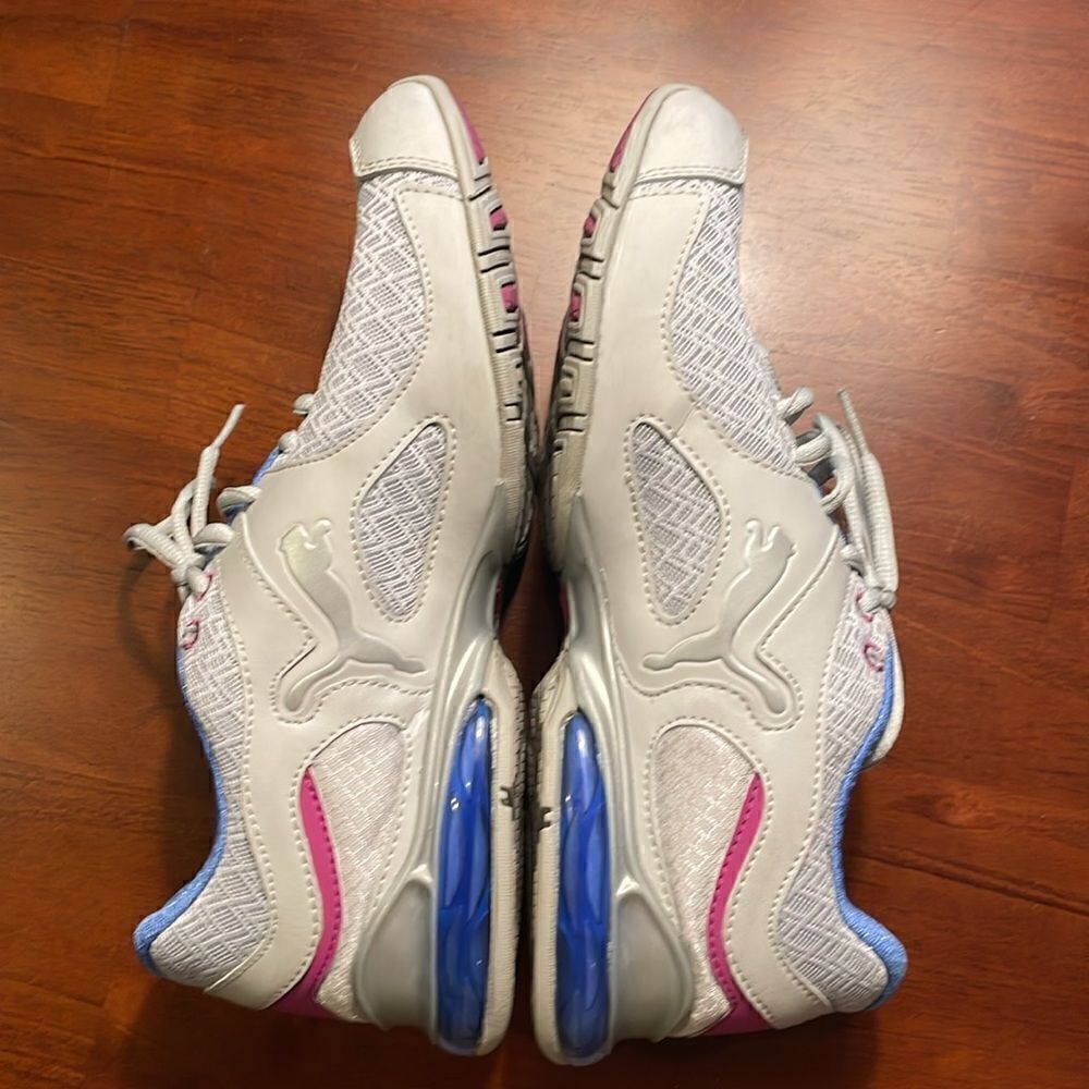 Puma 10CELL 1.0 Women’s Size 7.5 Running Shoes. Great Condition.